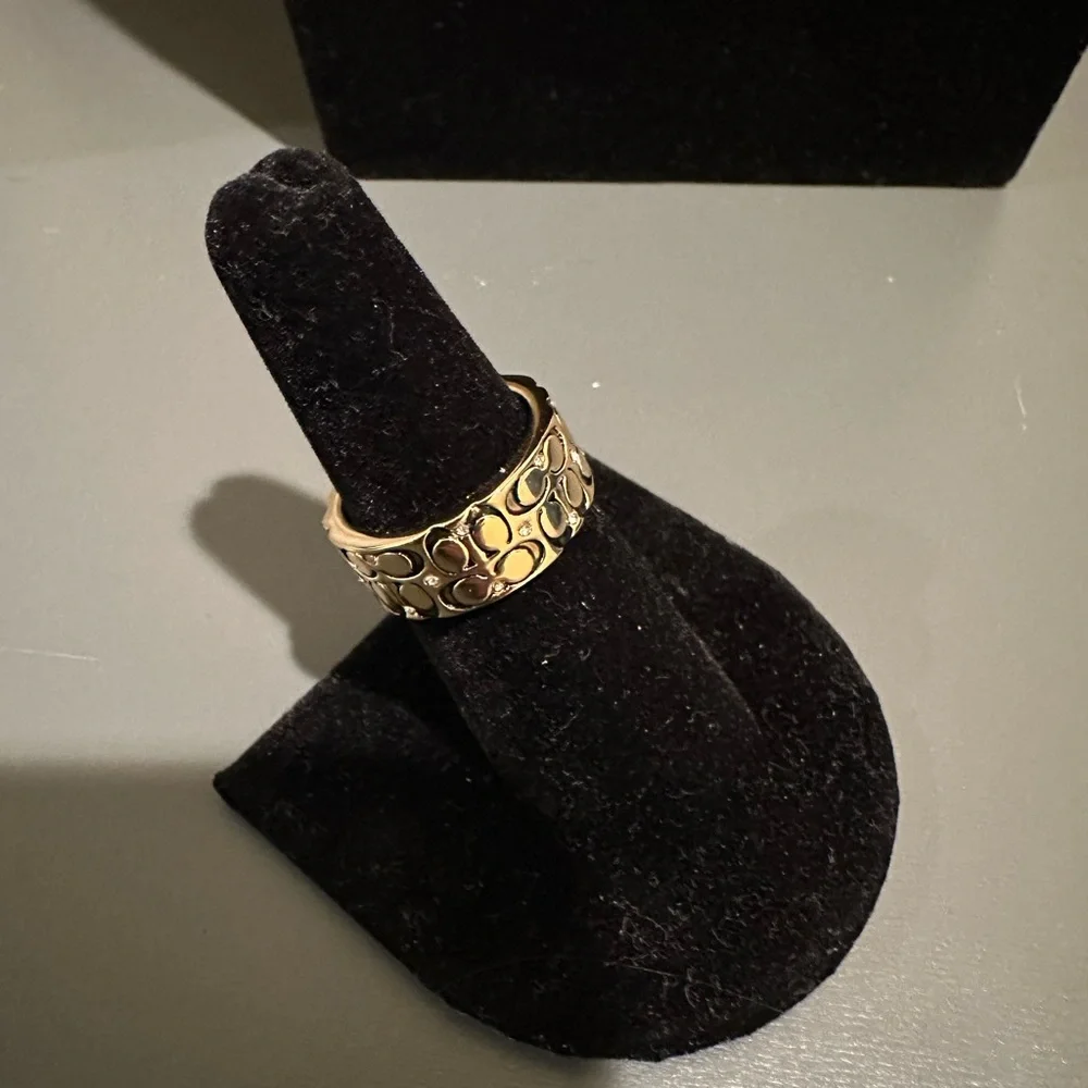 Coach Signature C Gold-Tone Pattern Ring size 6.5 - Picture 4 of 7
